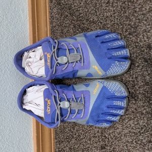 Vibram Five Fingers Size 37 Size 6.5 Purple Yellow Gray